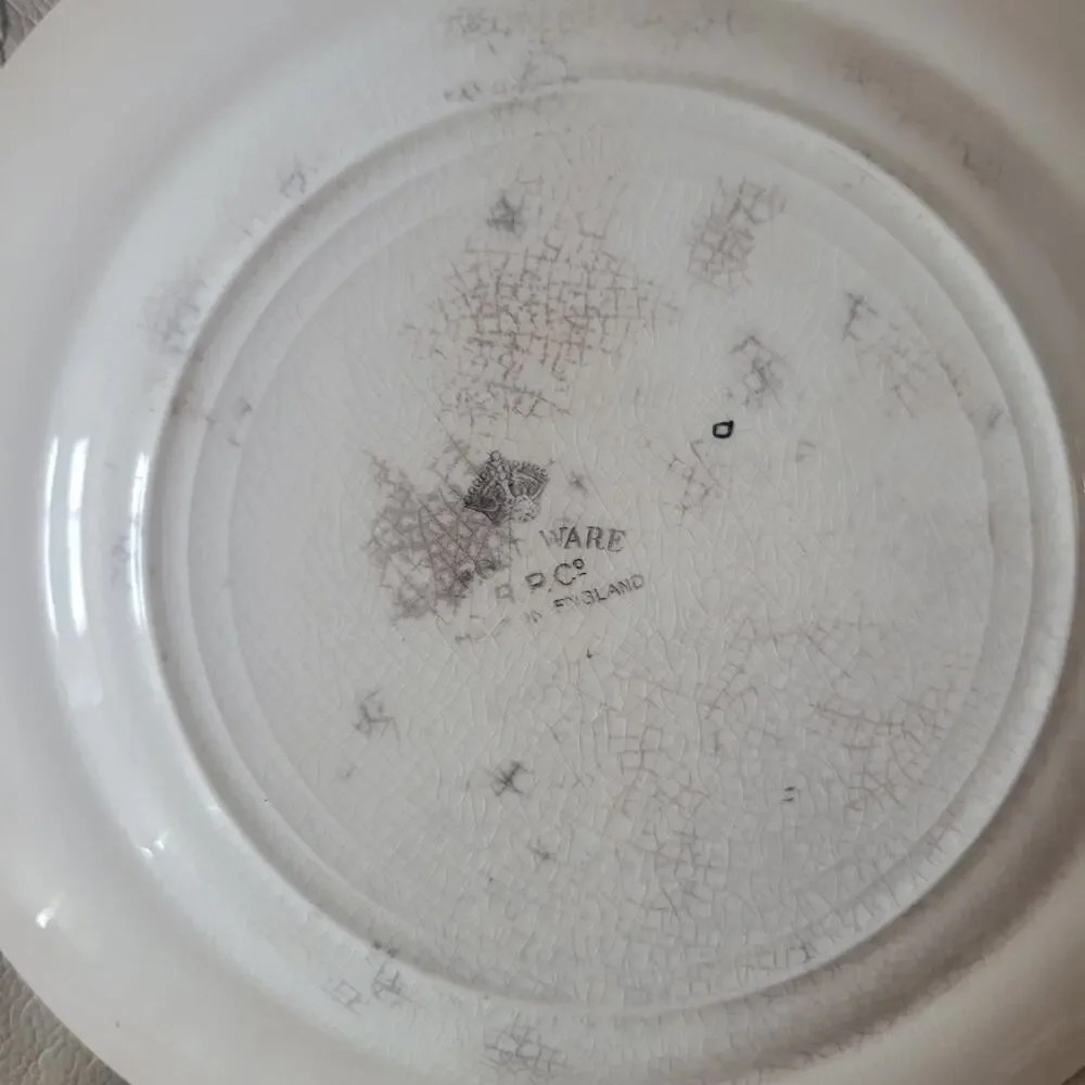 20s Vintage‎ Regal Ware RPCo made by Regal Pottery Co. 9 inch Plates England